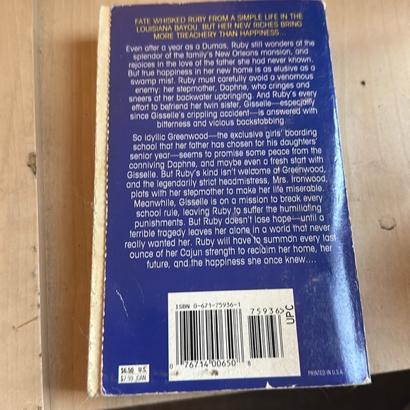 V.C. Andrews Book Set - Ruby, Pearl in the Mist, All That Glitters - Picture 6 of 10
